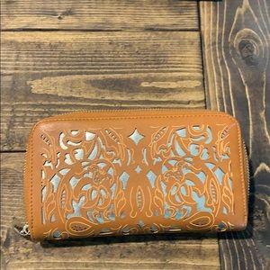 Zip around wallet
